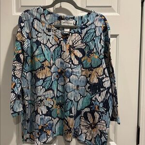 Alfred Dunner Flattering Blue Floral Women's Top - 3/4 sleeves